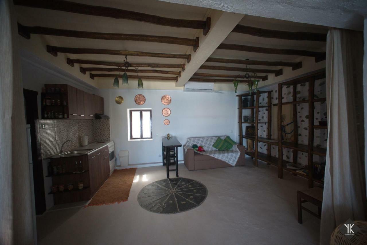 Komissa΄S Beach House Agia Pelagia  Bagian luar foto