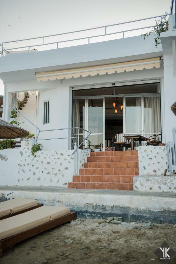 Komissa΄S Beach House Agia Pelagia  Bagian luar foto