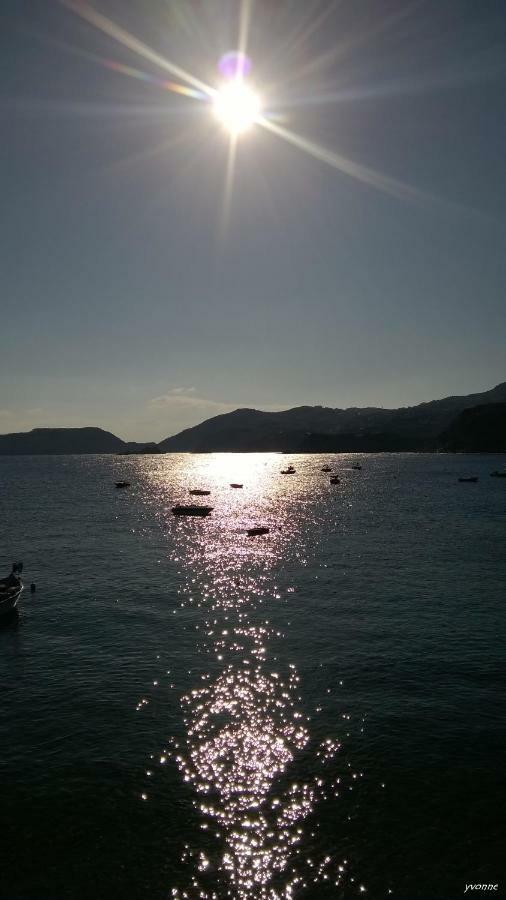 Komissa΄S Beach House Agia Pelagia  Bagian luar foto
