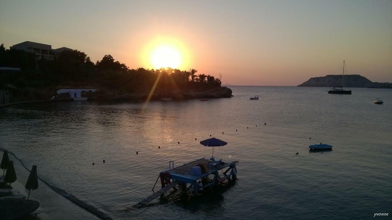 Komissa΄S Beach House Agia Pelagia  Bagian luar foto