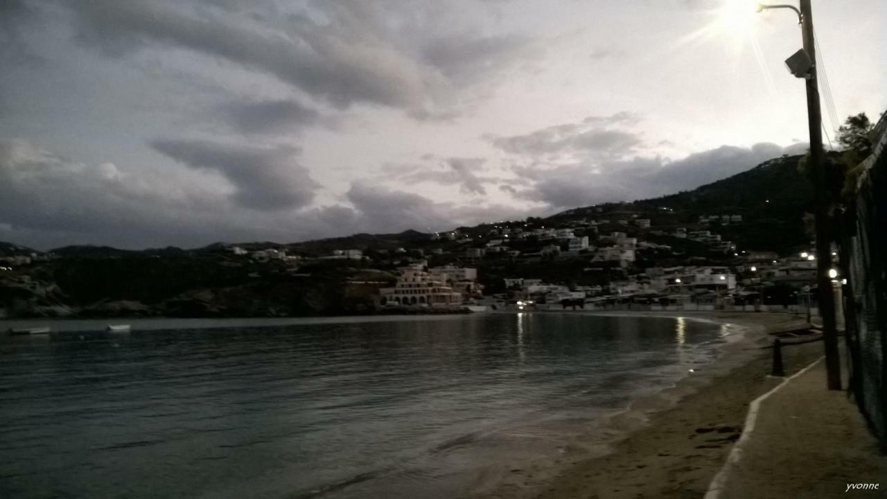 Komissa΄S Beach House Agia Pelagia  Bagian luar foto