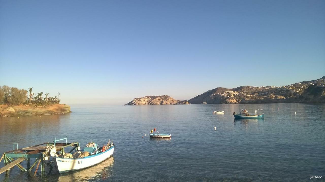 Komissa΄S Beach House Agia Pelagia  Bagian luar foto