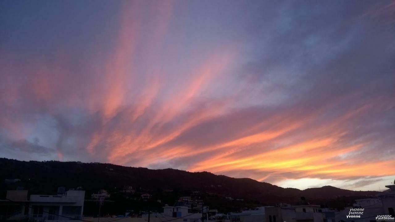 Komissa΄S Beach House Agia Pelagia  Bagian luar foto