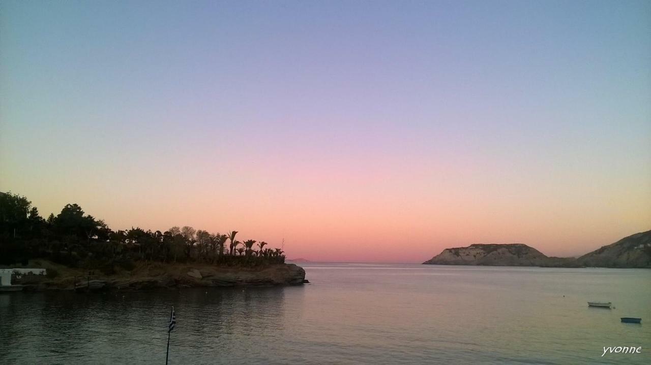 Komissa΄S Beach House Agia Pelagia  Bagian luar foto
