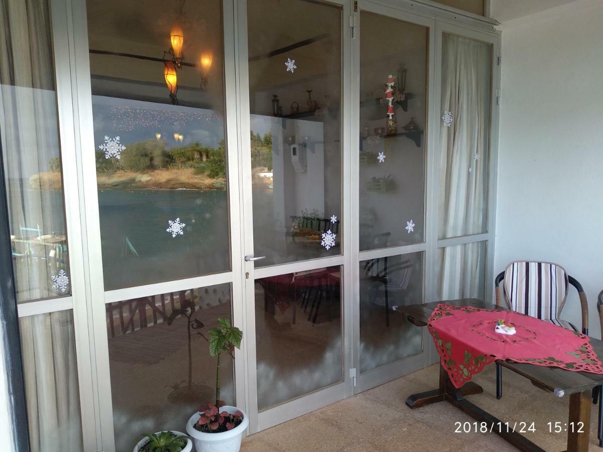 Komissa΄S Beach House Agia Pelagia  Bagian luar foto