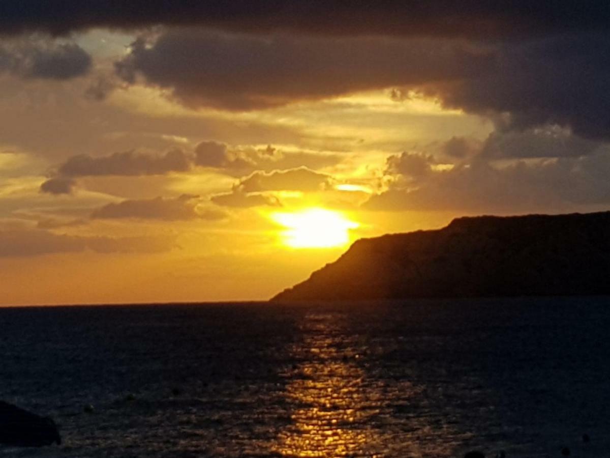 Komissa΄S Beach House Agia Pelagia  Bagian luar foto