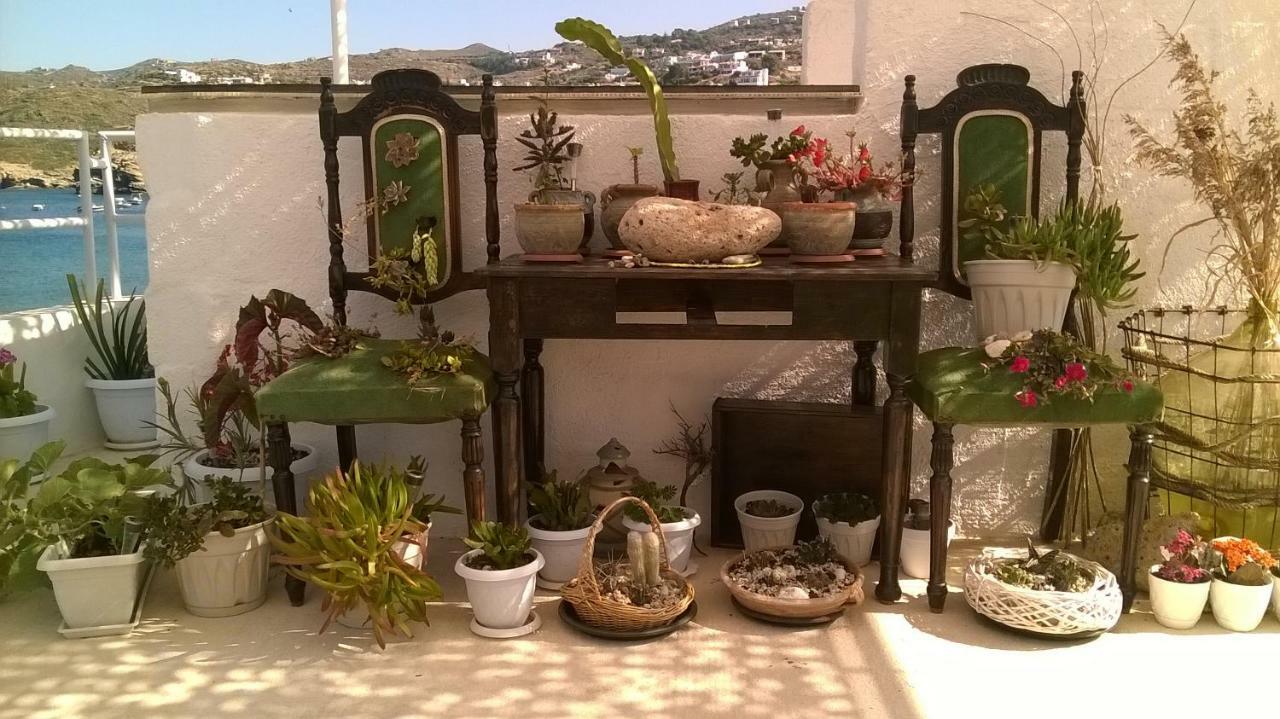 Komissa΄S Beach House Agia Pelagia  Bagian luar foto